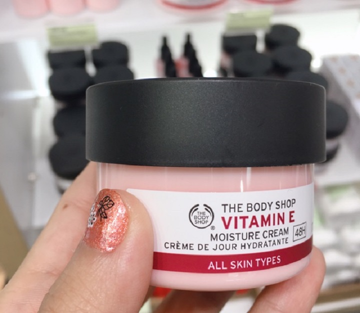 Kem The Body Shop Vitamin E Moisture Cream