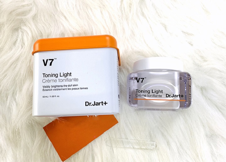 Kem dưỡng trắng cho da nhạy cảm V7 Toning Light Dr Jart+